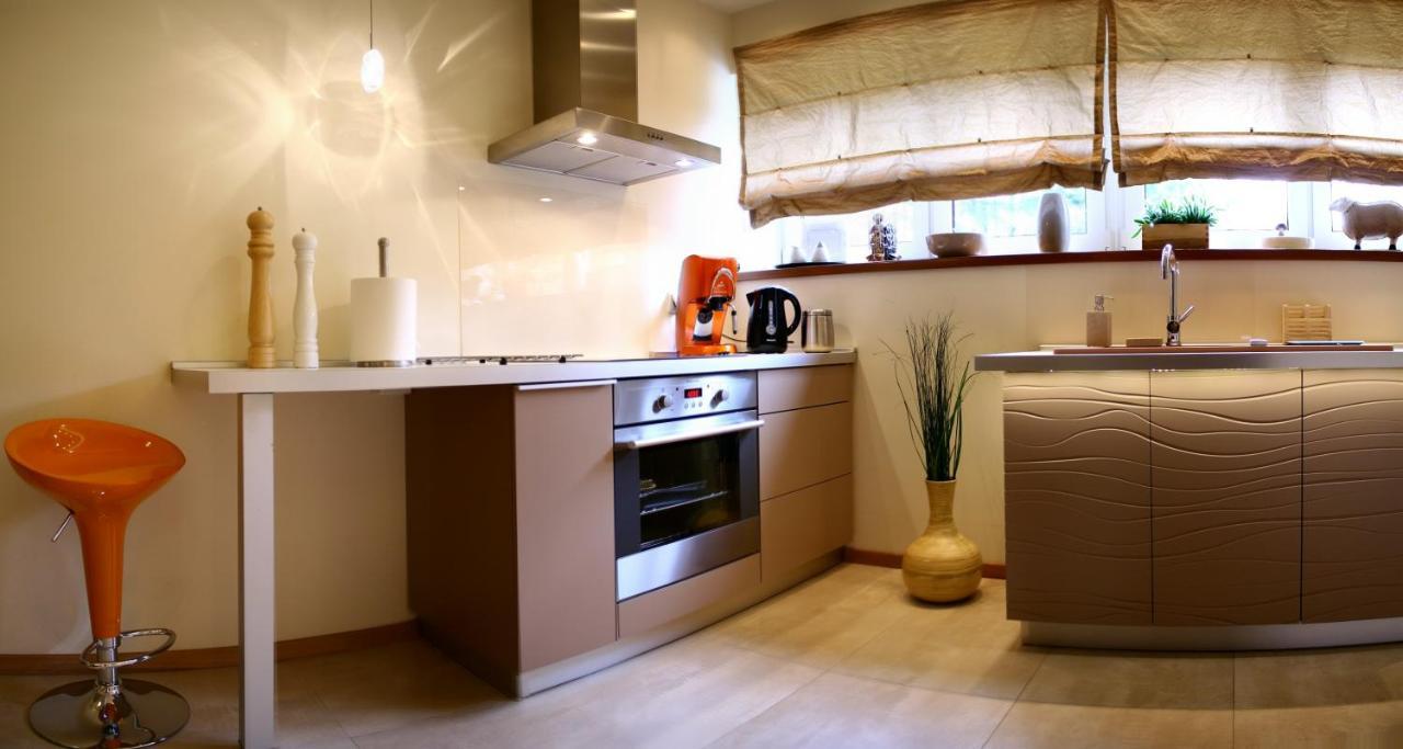 Apartamenty Wislany Brzeg Устрон Екстериор снимка