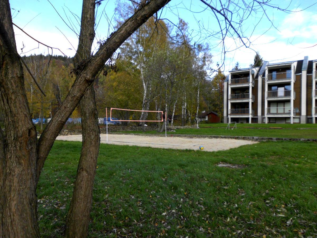 Apartamenty Wislany Brzeg Устрон Екстериор снимка