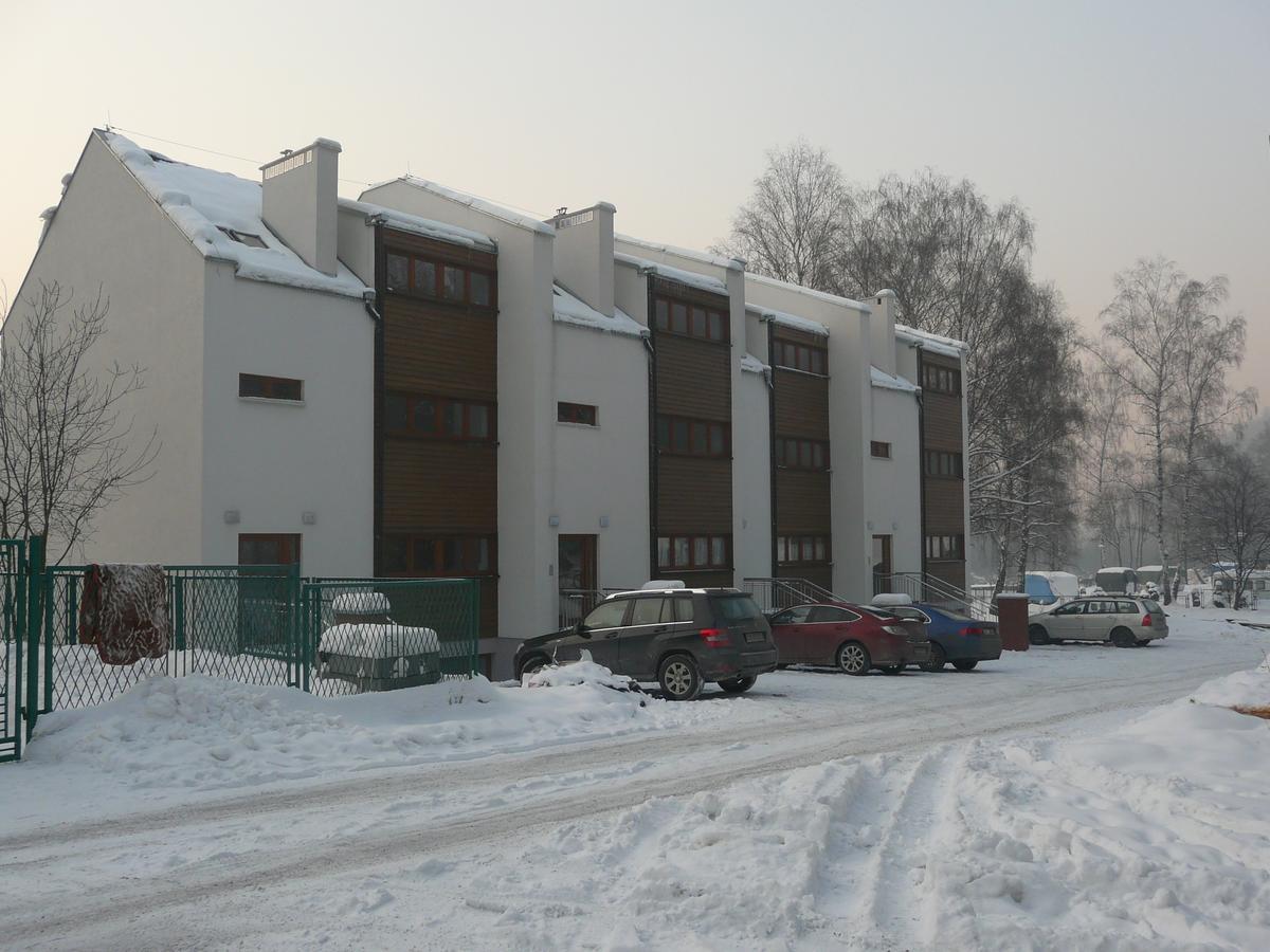Apartamenty Wislany Brzeg Устрон Екстериор снимка