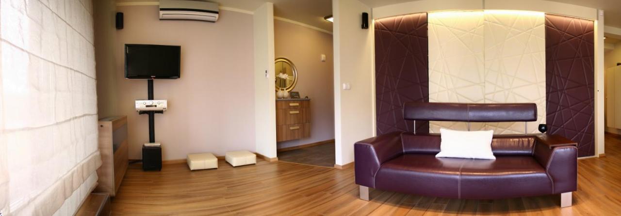 Apartamenty Wislany Brzeg Устрон Екстериор снимка