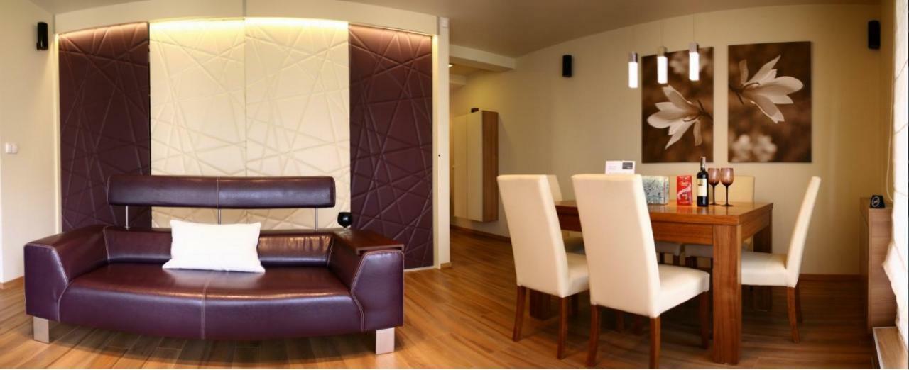 Apartamenty Wislany Brzeg Устрон Екстериор снимка